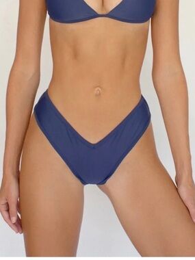 High-Cut Bikini Bottom Size M | Two Wolves Swimwear